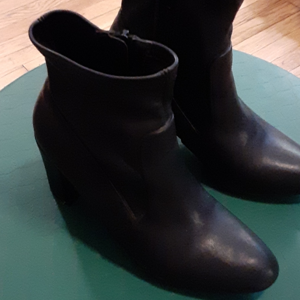 Steve madden booties size 7.5